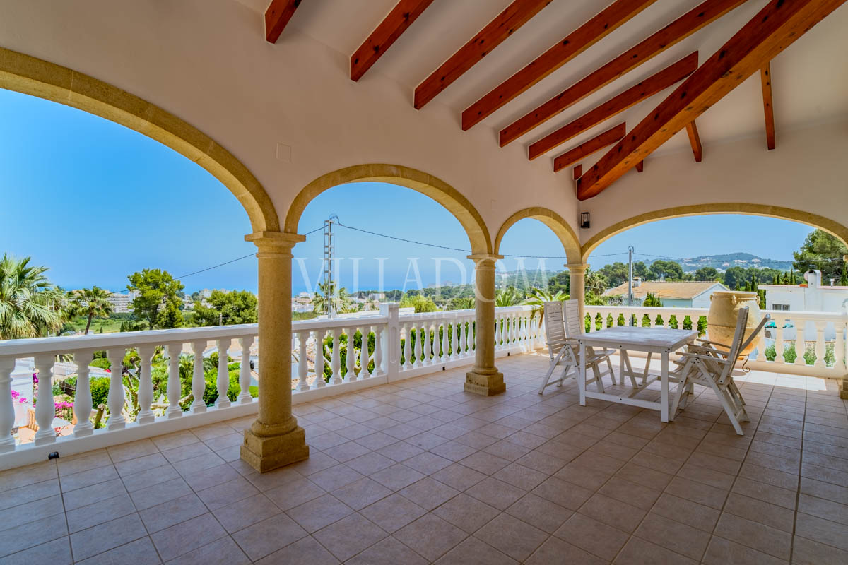 Villa met panoramisch uitzicht op zee zeer dicht bij het strand Arenal Jávea