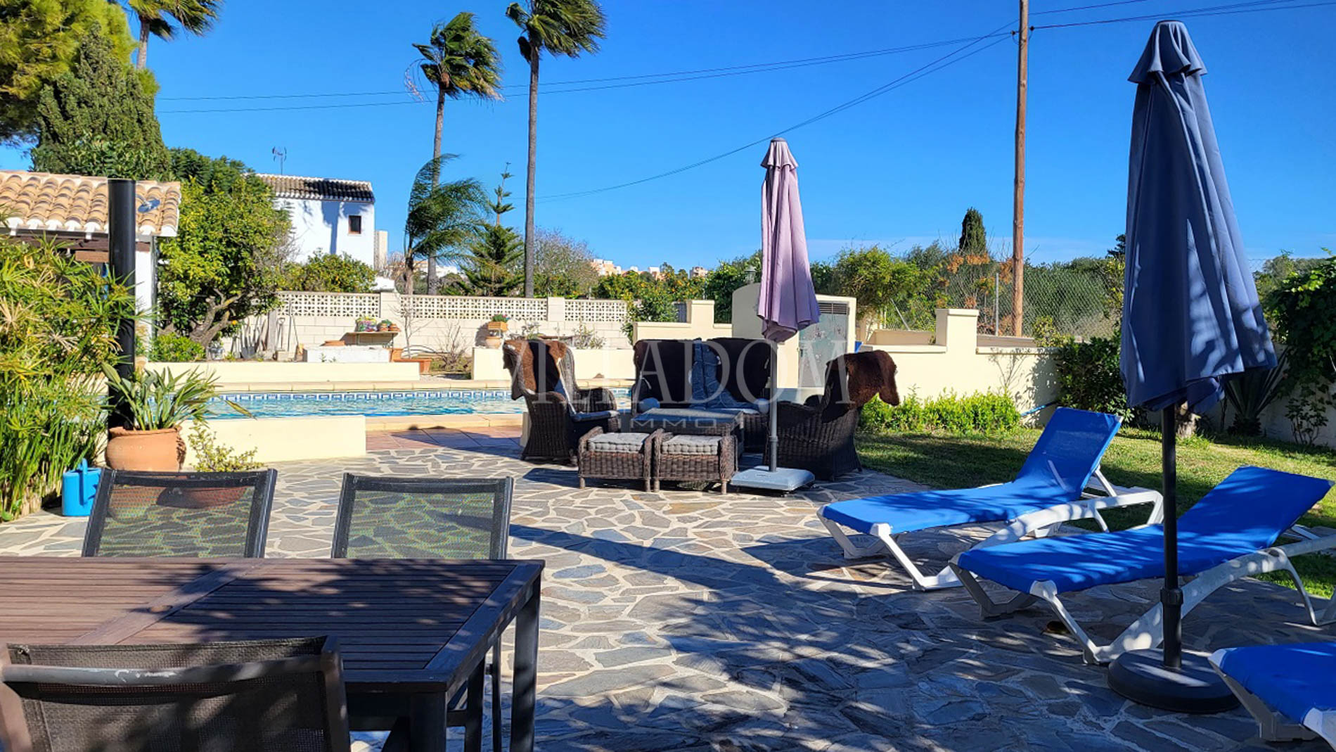Villa met 6 slaapkamers zeer dicht bij het Arenal strand in Javea
