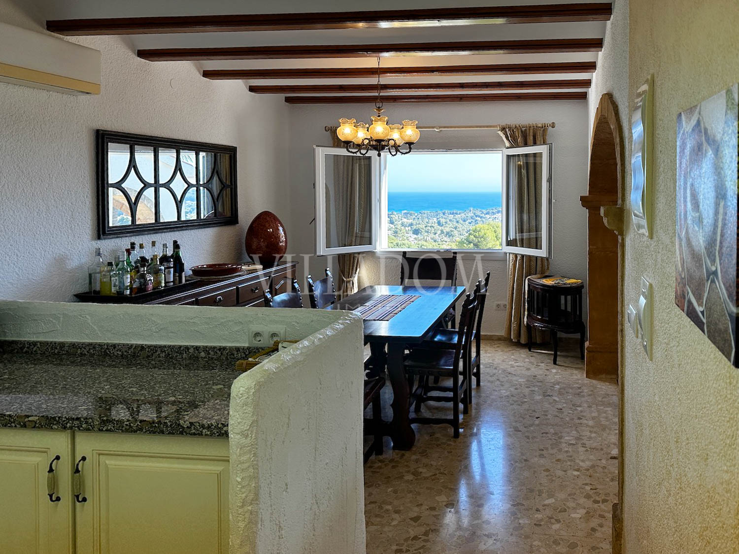 Traditionele villa met panoramisch uitzicht op zee