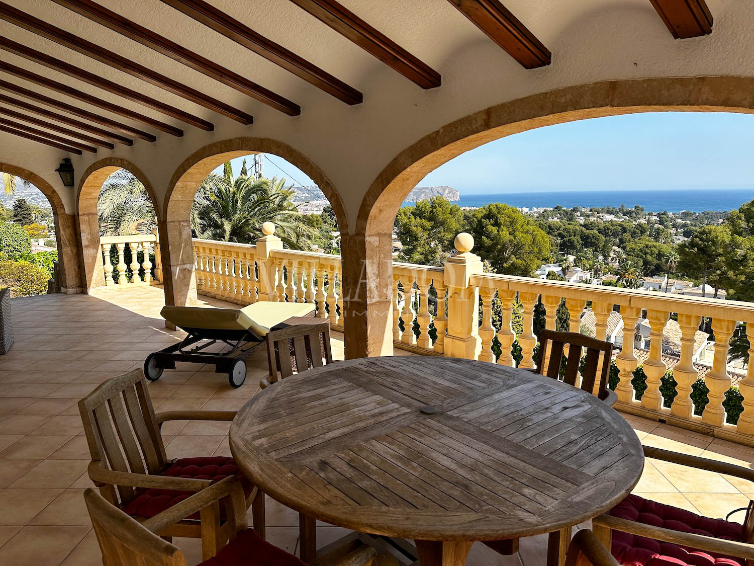 Traditionele villa met panoramisch uitzicht op zee